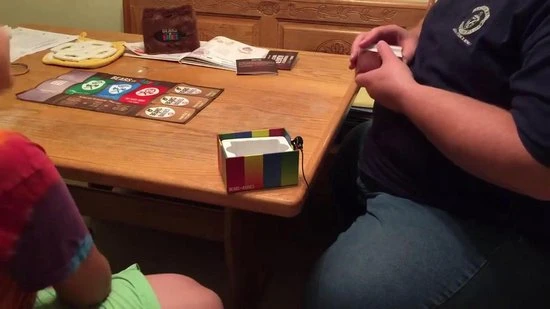 Exploding Kittens Bears Vs Babies - Engelstalig Kaartspel 2 Exploding Kittens Bears Vs Babies - Engelstalig Kaartspel - Afbeelding 2