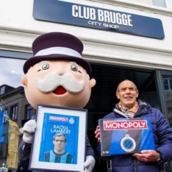 Monopoly Club Brugge - Bordspel 11 Monopoly Club Brugge - Bordspel -Spellen-voor-volwassenen Verkoop 550x309 333