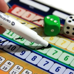 White Goblin Games Qwixx Deluxe - Dobbelspel -Spellen-voor-volwassenen Verkoop 550x366 163