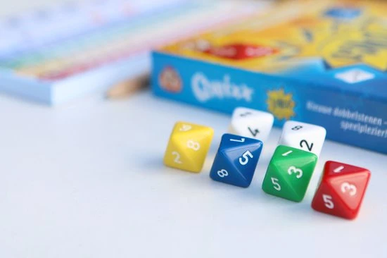 White Goblin Games Qwixx Longo - Dobbelspel - Uitbreiding - 2 Scorebloks Met 80 Scorebladen 3 White Goblin Games Qwixx Longo - Dobbelspel - Uitbreiding - 2 Scorebloks Met 80 Scorebladen - Afbeelding 3