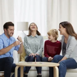 Hasbro Gaming Speak Out Kids Tegen Ouders - Partyspel -Spellen-voor-volwassenen Verkoop 550x550 153