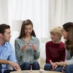 Hasbro Gaming Speak Out Kids Tegen Ouders - Partyspel -Spellen-voor-volwassenen Verkoop 550x550 157