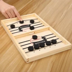 Merkloos | Foosball Winner | Slingpuck | Houten Bordspel | Bordspel Met Pucks | Bordspellen | Sjoelbak Klein Met Pucks