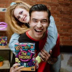 Jumbo The Decades - Gezelschapsspel - Bordspel -Spellen-voor-volwassenen Verkoop 550x550 394