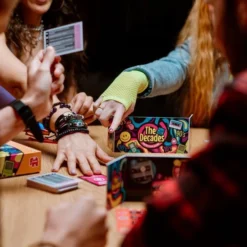 Jumbo The Decades - Gezelschapsspel - Bordspel -Spellen-voor-volwassenen Verkoop 550x550 399